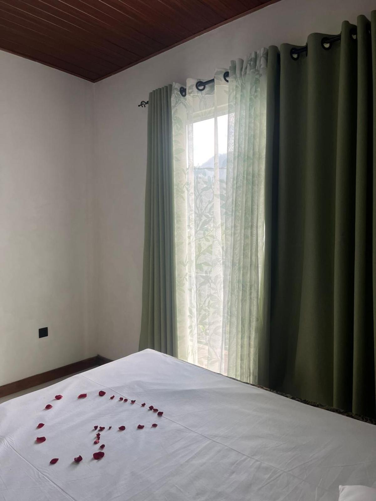 Bloom House Homestay บันดาราเวลา ภายนอก รูปภาพ